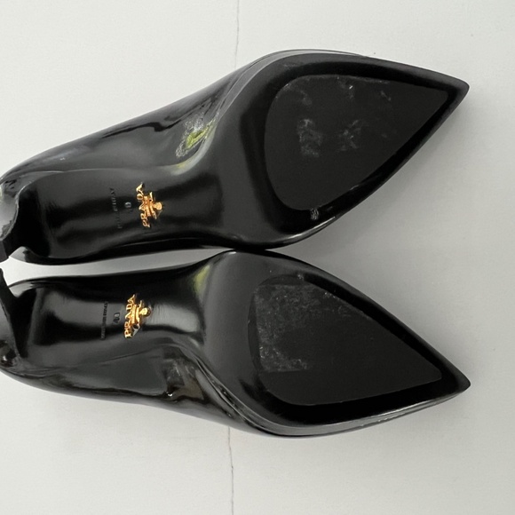 PRADA Black Pointy Toe Patent Leather Heels Shoes Pumps Work Evening - Picture 10 of 12